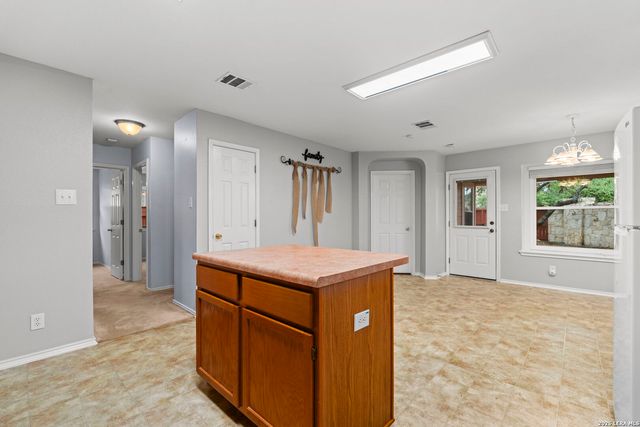 8202 MALOY MNR, San Antonio, TX 78250