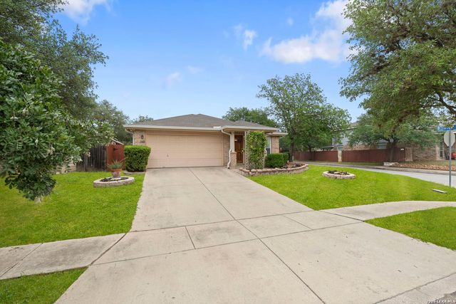 8202 MALOY MNR, San Antonio, TX 78250