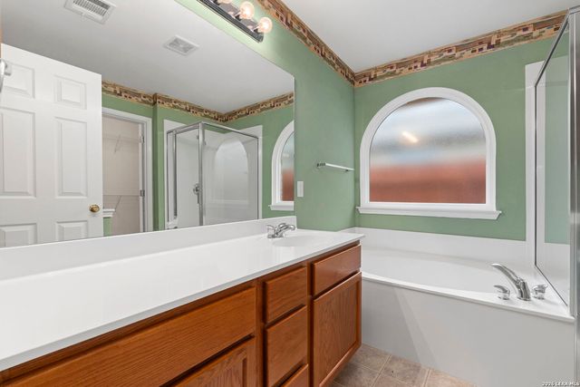 8202 MALOY MNR, San Antonio, TX 78250