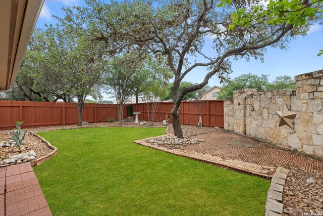 8202 MALOY MNR, San Antonio, TX 78250