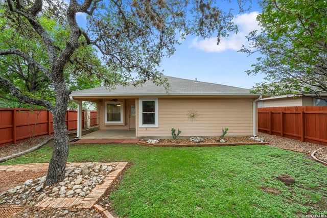 8202 MALOY MNR, San Antonio, TX 78250