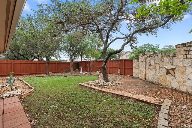 8202 MALOY MNR, San Antonio, TX 78250
