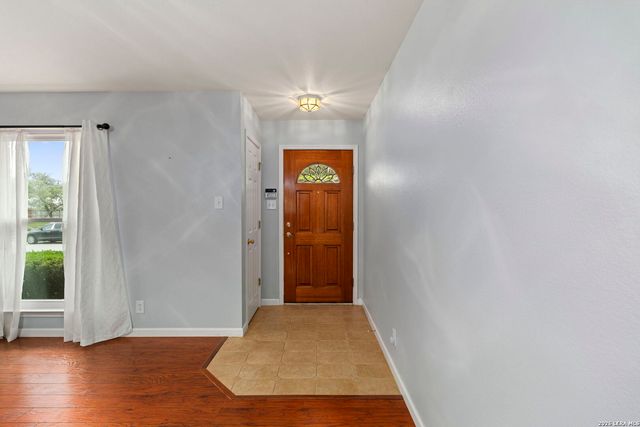 8202 MALOY MNR, San Antonio, TX 78250