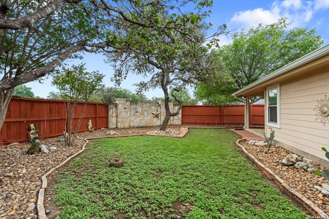 8202 MALOY MNR, San Antonio, TX 78250