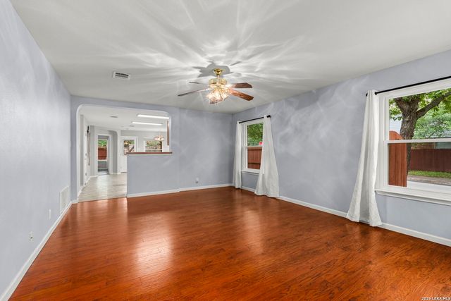 8202 MALOY MNR, San Antonio, TX 78250