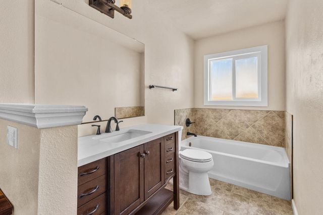 308 6th St, Roseville, CA 95678