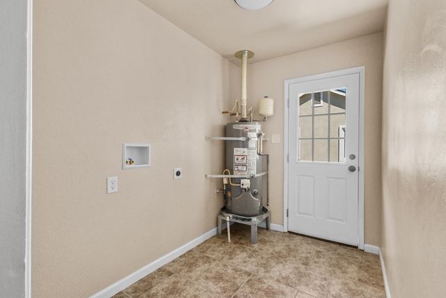 308 6th St, Roseville, CA 95678