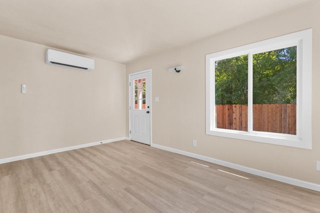 308 6th St, Roseville, CA 95678