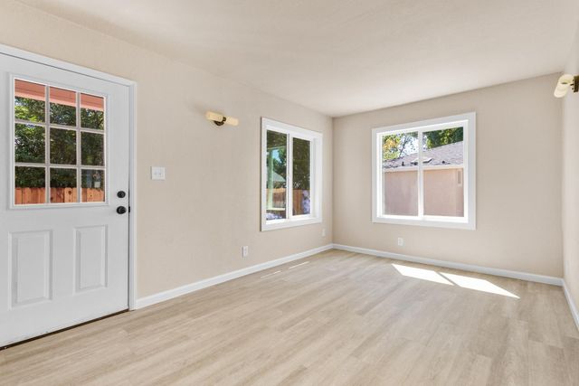 308 6th St, Roseville, CA 95678