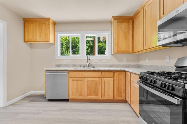 308 6th St, Roseville, CA 95678