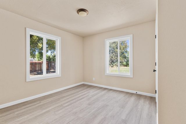 308 6th St, Roseville, CA 95678