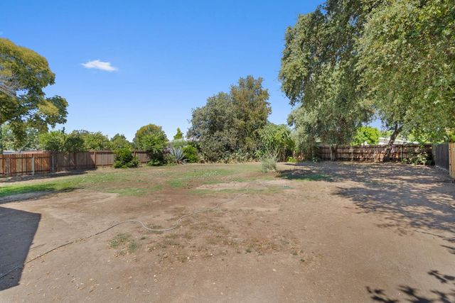 308 6th St, Roseville, CA 95678