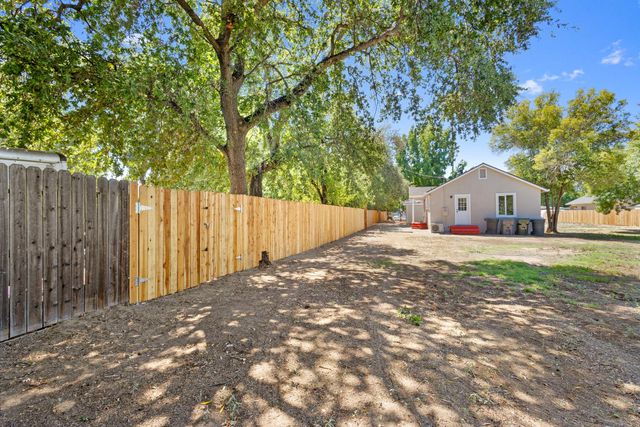 308 6th St, Roseville, CA 95678