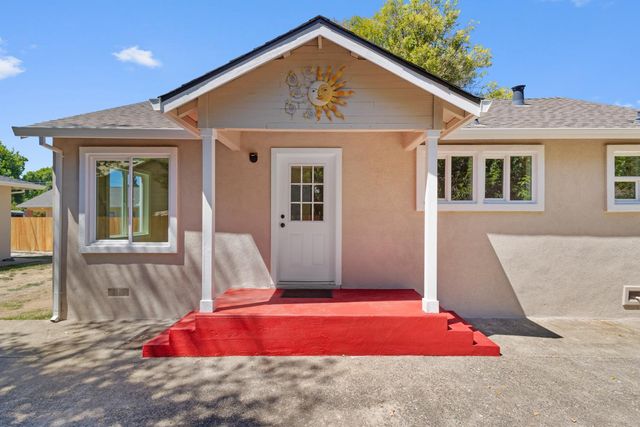 308 6th St, Roseville, CA 95678