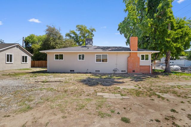 308 6th St, Roseville, CA 95678