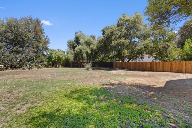 308 6th St, Roseville, CA 95678