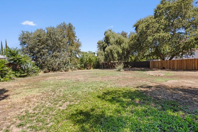 308 6th St, Roseville, CA 95678