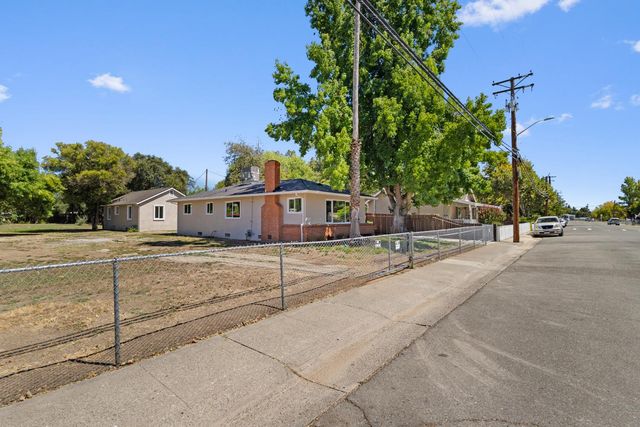 308 6th St, Roseville, CA 95678
