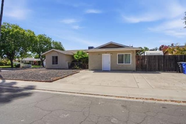 2001 Durango Ln, Modesto, CA 95355