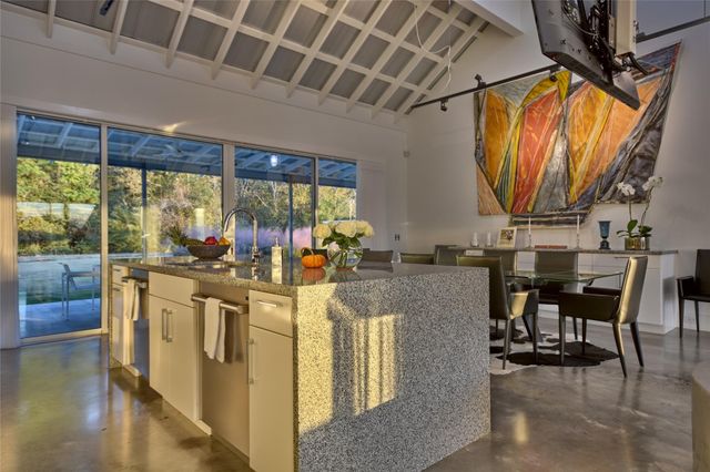 3896 Cr 305, Whitehall, TX 77868