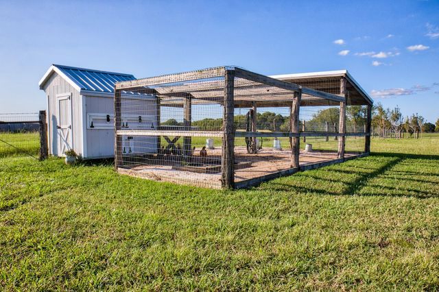 3896 Cr 305, Whitehall, TX 77868