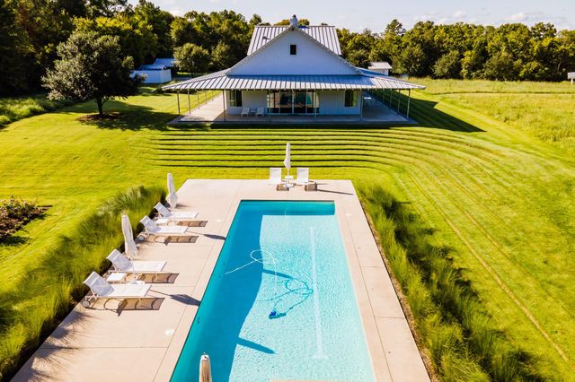 3896 Cr 305, Whitehall, TX 77868