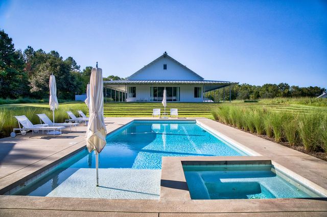 3896 Cr 305, Whitehall, TX 77868