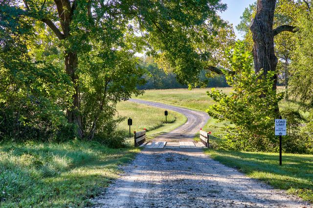 3896 Cr 305, Whitehall, TX 77868