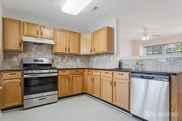 2 Puchala Drive, Parlin, NJ 08859