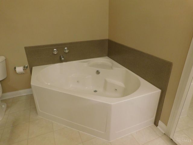 8026 Pinnacle Point Drive, West Chester, OH 45069