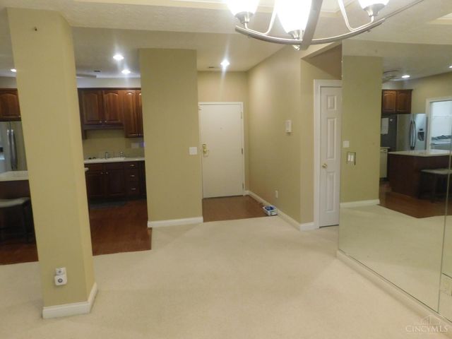 8026 Pinnacle Point Drive, West Chester, OH 45069