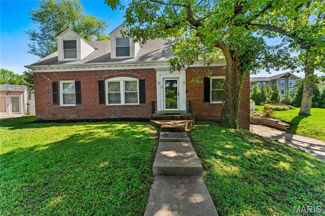 38 Chafford Woods, St Louis, MO 63144