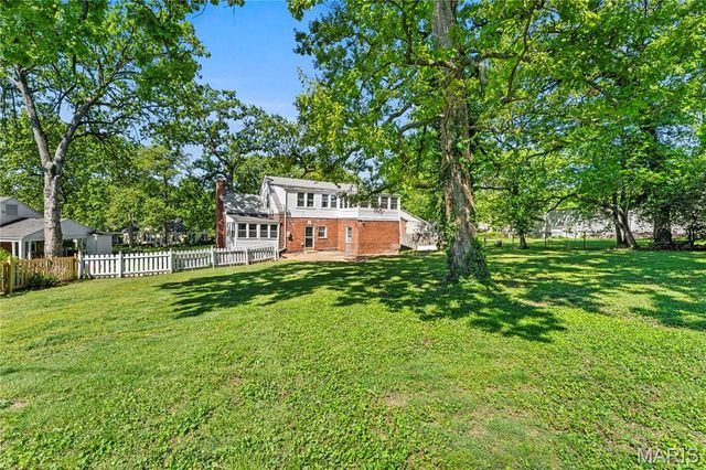 38 Chafford Woods, St Louis, MO 63144