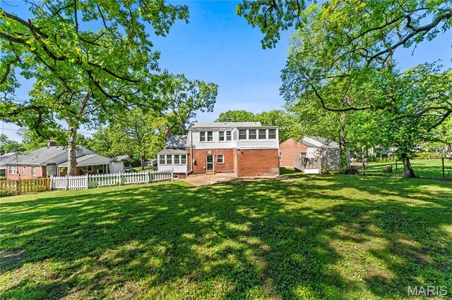 38 Chafford Woods, St Louis, MO 63144