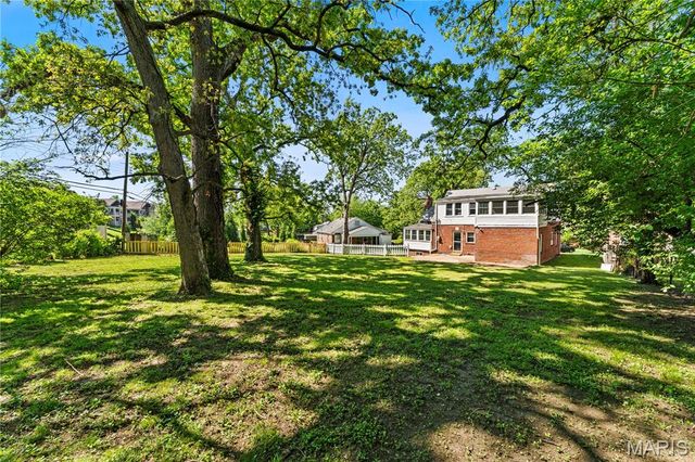 38 Chafford Woods, St Louis, MO 63144