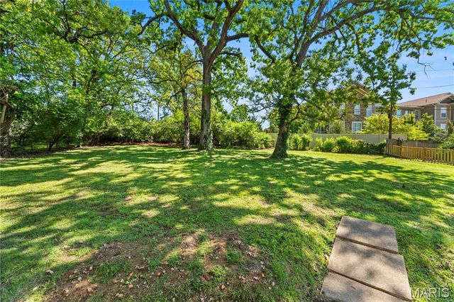 38 Chafford Woods, St Louis, MO 63144