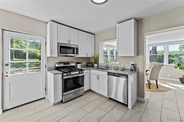 38 Chafford Woods, St Louis, MO 63144