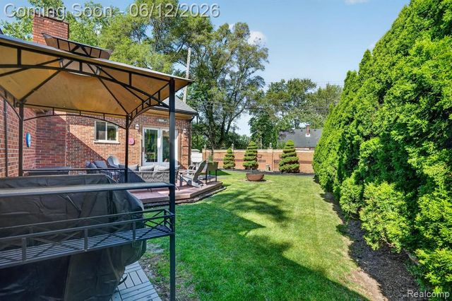 16244 Philomene Boulevard, Allen Park, MI 48101