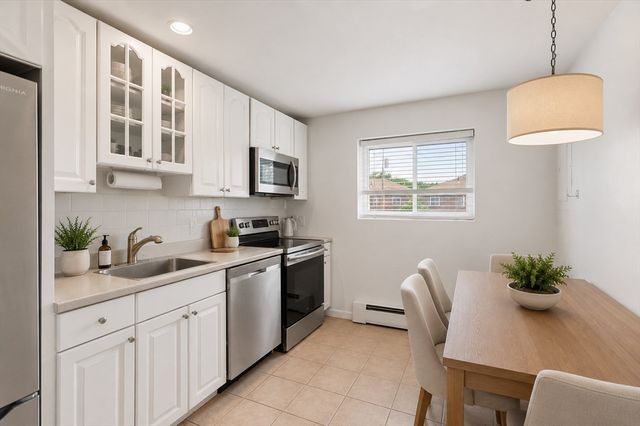 68 Bryon Rd 5, Boston, MA 02467