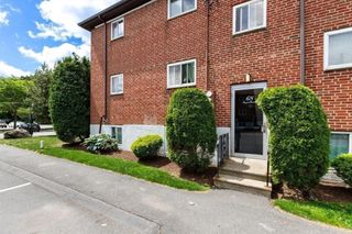68 Bryon Rd 5, Boston, MA 02467