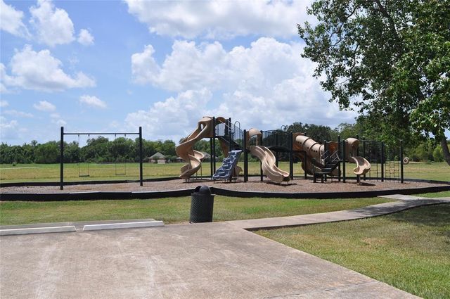 22819 Pittman Drive, Angleton, TX 77515