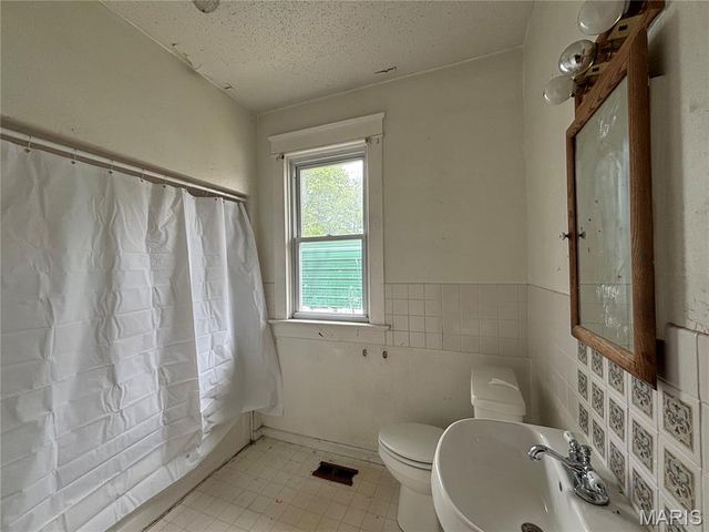 729 Lebanon Avenue, Belleville, IL 62221