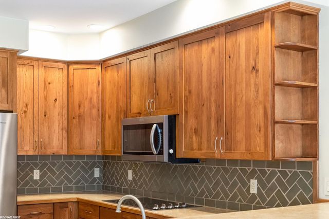 6776 Ravenswood Road, Kimball Twp, MI 48074