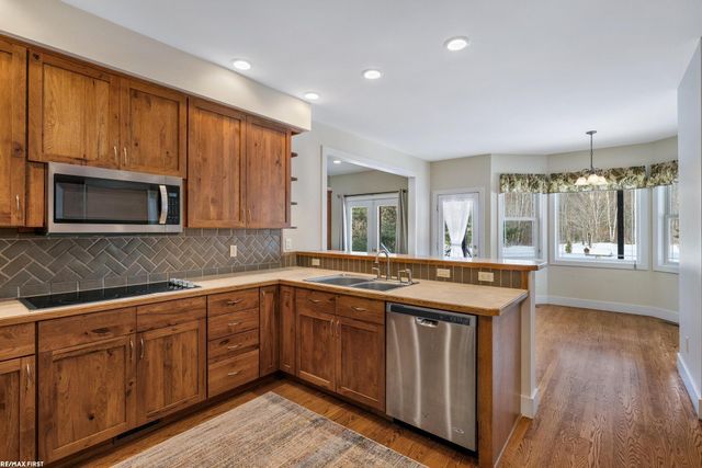 6776 Ravenswood Road, Kimball Twp, MI 48074