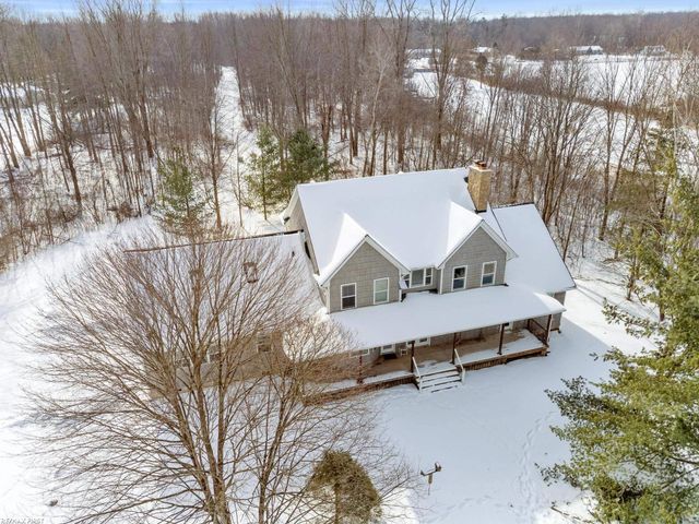 6776 Ravenswood Road, Kimball Twp, MI 48074
