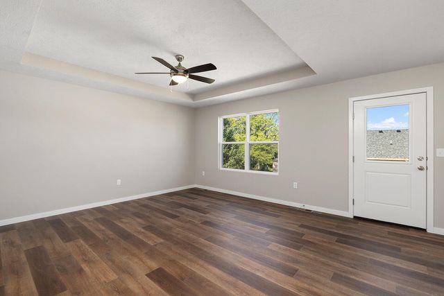 2125 South Mesa Drive, Bolivar, MO 65613