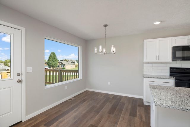 2125 South Mesa Drive, Bolivar, MO 65613