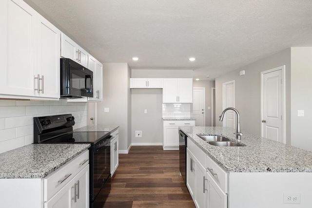 2125 South Mesa Drive, Bolivar, MO 65613
