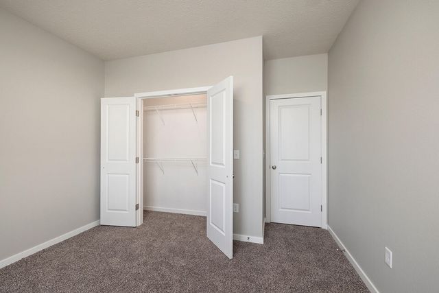 2125 South Mesa Drive, Bolivar, MO 65613