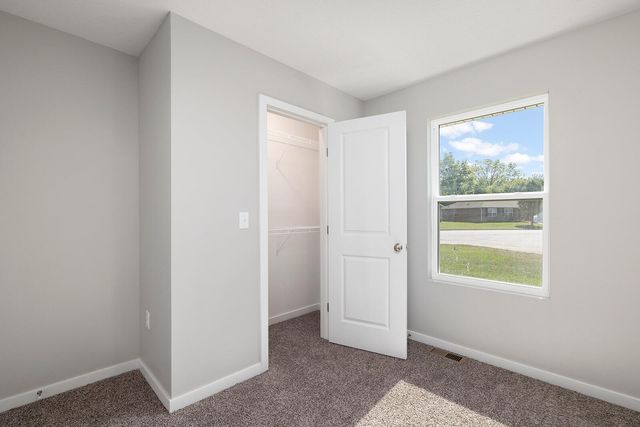2125 South Mesa Drive, Bolivar, MO 65613